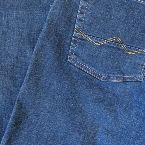 Wrangler Men's Athletic Fit Jean 36x32 - Picture 2 of 5